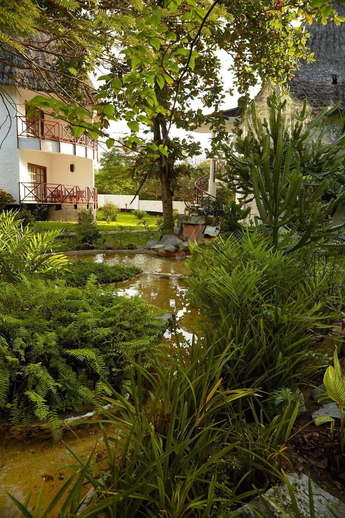Neptune Village Beach Resort & Spa Galu Luaran gambar